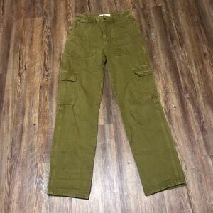 We The Free Cargo Jeans Women's 24 High Rise Slim Straight in Army Green Wash